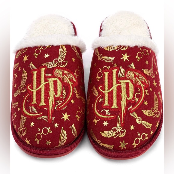 Warner Bros. Other - NWT Harry Potter Slippers Girls Kids Slip-On Fluffy Red House Shoes, S US 13.5